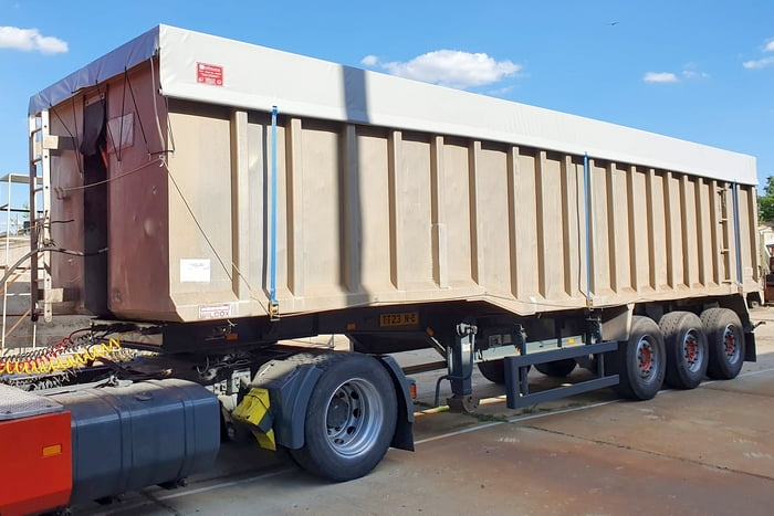 Вибираємо кращий тент на зерновоз фото